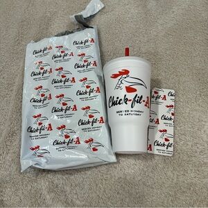 NWT chick fil a doodles collectible cup